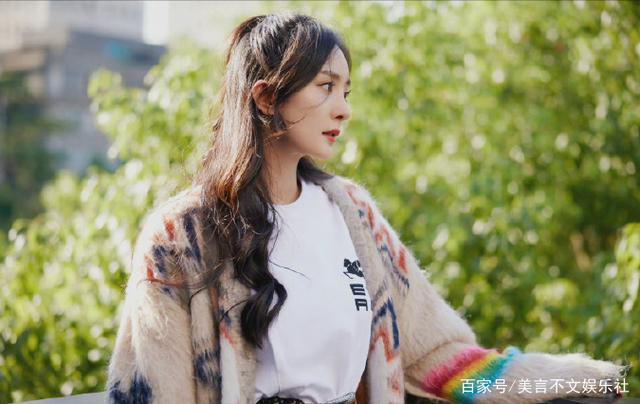 楊冪獨家訪談，揭秘科技新星，體驗前沿高科技產品的魅力之旅